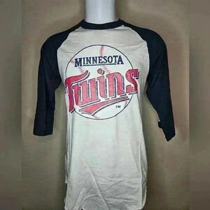 Minnesota Twins quarter sleeve men's small